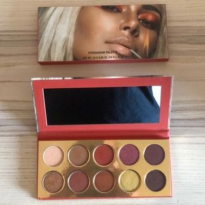 KKW BEAUTY Sooo Fire Eyeshadow Palette